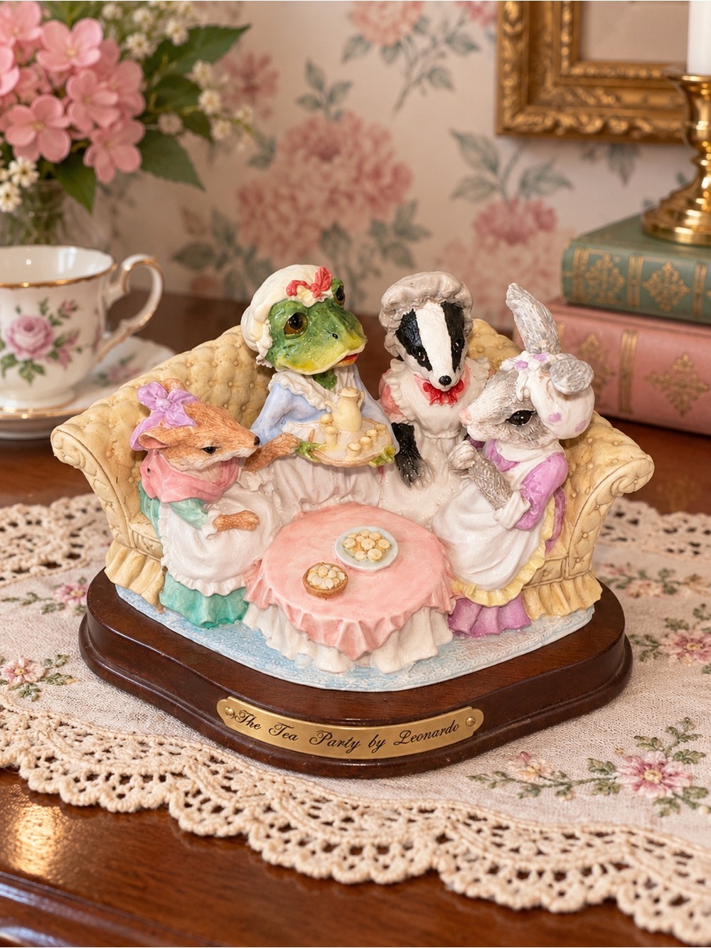 Little Nook Village Figurine The Tea Party by Leonardo 1986 Heritage Cottagecore